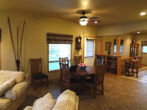 307 Baker Pl, Bismarck, ND 58504 photo 7