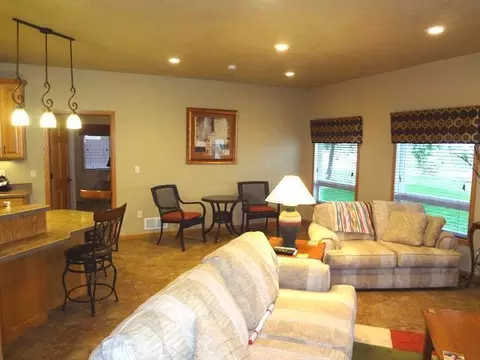 307 Baker Pl, Bismarck, ND 58504 photo 11