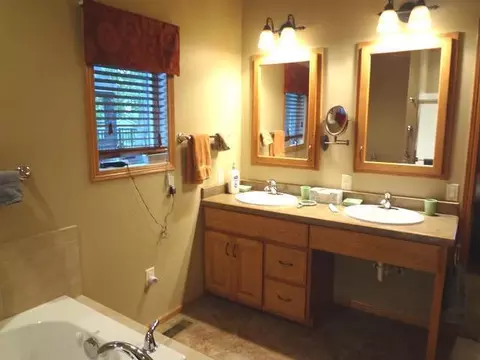307 Baker Pl, Bismarck, ND 58504 photo 15