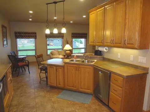 307 Baker Pl, Bismarck, ND 58504 photo 6
