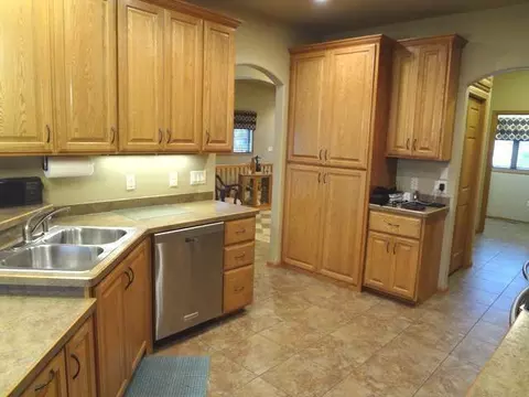 307 Baker Pl, Bismarck, ND 58504 photo 5