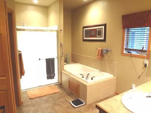 307 Baker Pl, Bismarck, ND 58504 photo 14