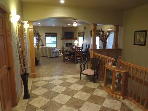 307 Baker Pl, Bismarck, ND 58504 photo 3