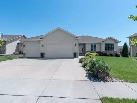4601 Boulder Ridge Rd, Bismarck, ND 58503 photo 1