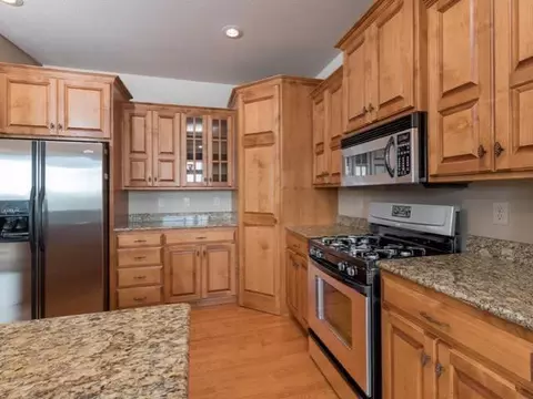 4601 Boulder Ridge Rd, Bismarck, ND 58503 photo 4