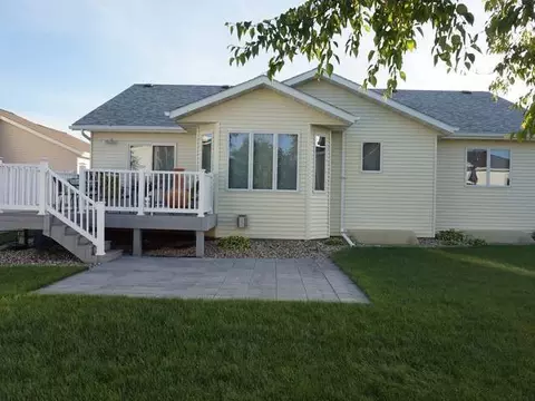 2253 Lacorte Lp, Bismarck, ND 58503 photo 2