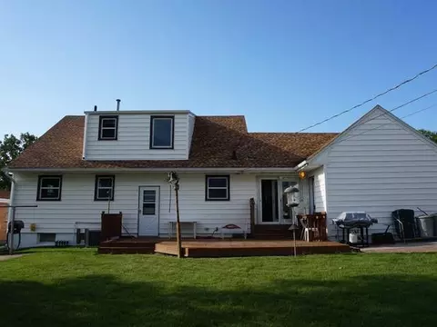 726 Custer Dr, Mandan, ND 58554 photo 4