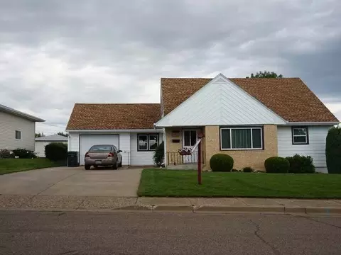 726 Custer Dr, Mandan, ND 58554 photo 12