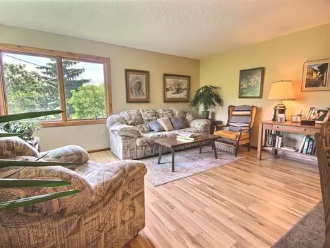 1143 Coulee Rd E, Bismarck, ND 58501 photo 3