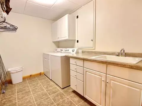 1143 Coulee Rd E, Bismarck, ND 58501 photo 17