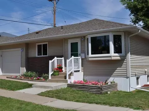 1412 E Avenue Ave E, Bismarck, ND 58501 photo 1