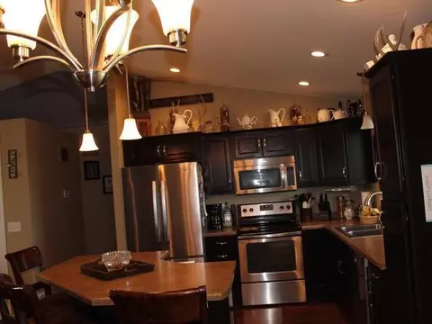 7108 Derek Dr, Bismarck, ND 58504 photo 5