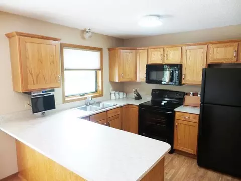 3141 Devon Dr, Bismarck, ND 58504 photo 3