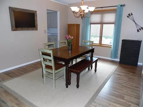 2425 Jackson Ave, Bismarck, ND 58501 photo 3
