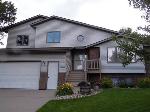 2425 Jackson Ave, Bismarck, ND 58501 photo 1