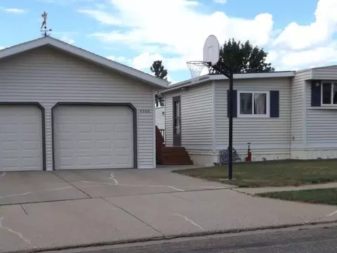 4300 Lasalle Dr NW, Mandan, ND 58554 photo 2