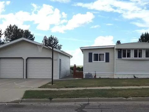 4300 Lasalle Dr NW, Mandan, ND 58554 photo 1