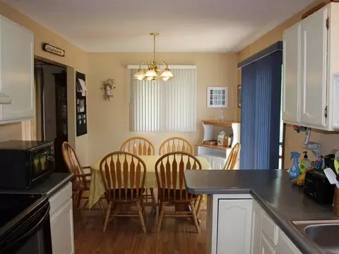 3605 Regent Dr E, Bismarck, ND 58504 photo 3