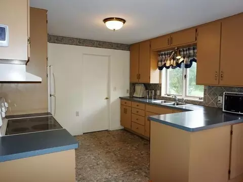 1606 Bowen Ave E, Bismarck, ND 58504 photo 4