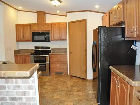 3906 N Valley Lp, Bismarck, ND 58501 photo 3