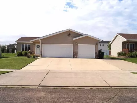 4507 Calgary Ave E, Bismarck, ND 58503 photo 1