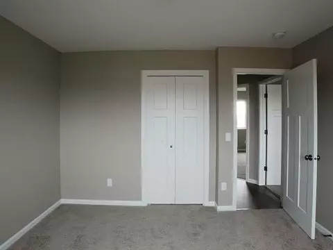 517 Fields Ct, Mandan, ND 58554 photo 8