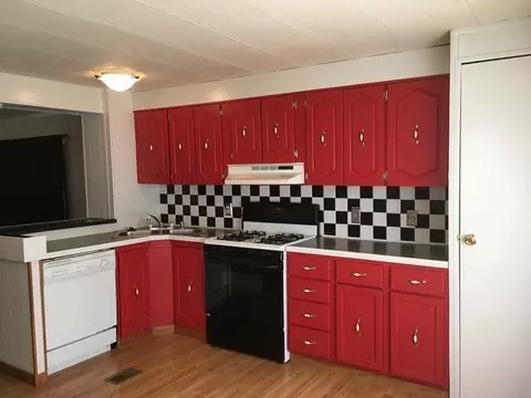 418 Dover Dr, Bismarck, ND 58504 photo 2