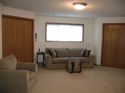 2304 Grant Dr, Bismarck, ND 58501 photo 8