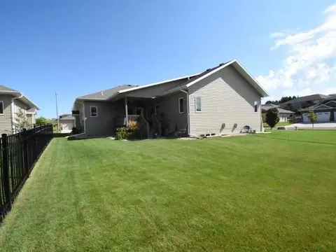3449 Thunderbird, Bismarck, ND 58503 photo 24
