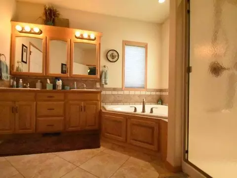 3449 Thunderbird, Bismarck, ND 58503 photo 12