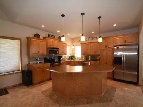 3449 Thunderbird, Bismarck, ND 58503 photo 9