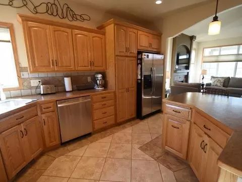 3449 Thunderbird, Bismarck, ND 58503 photo 3