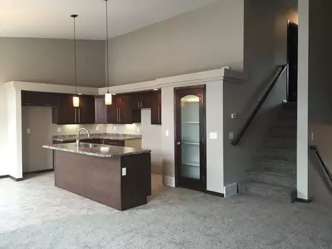 1746 Calgary Lp, Bismarck, ND 58503 photo 2