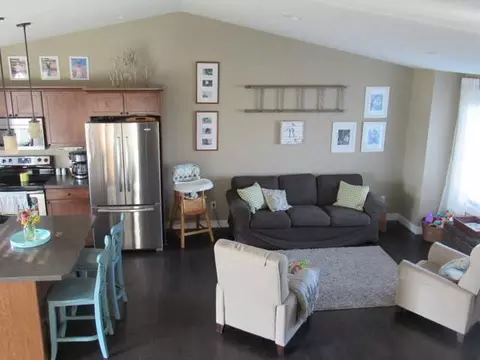6820 Derek Dr, Bismarck, ND 58504 photo 3