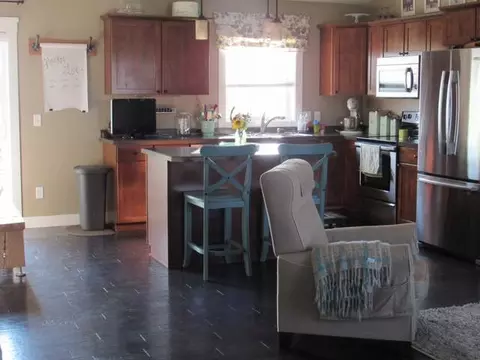 6820 Derek Dr, Bismarck, ND 58504 photo 4
