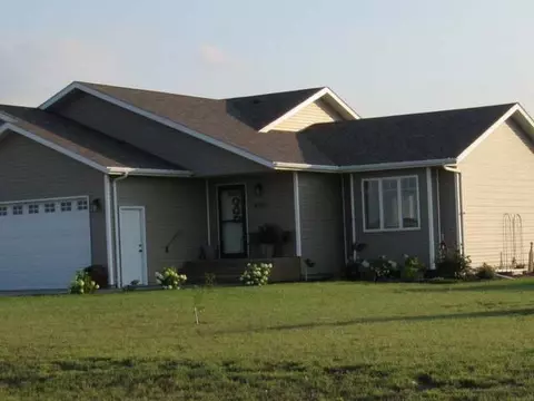 6820 Derek Dr, Bismarck, ND 58504 photo 1