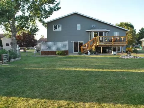 3237 Devon Dr, Bismarck, ND 58504 photo 9