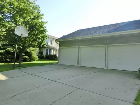 225 Quebec, Bismarck, ND 58503 photo 2