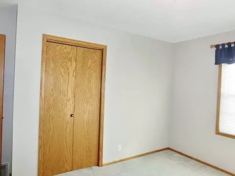 225 Quebec, Bismarck, ND 58503 photo 31