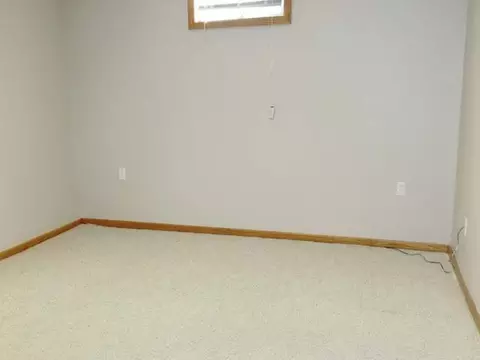 225 Quebec, Bismarck, ND 58503 photo 37