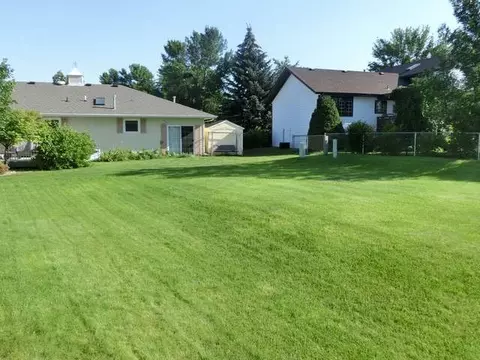 225 Quebec, Bismarck, ND 58503 photo 42