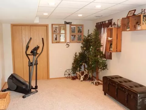 4657 Kost Dr, Bismarck, ND 58503 photo 8