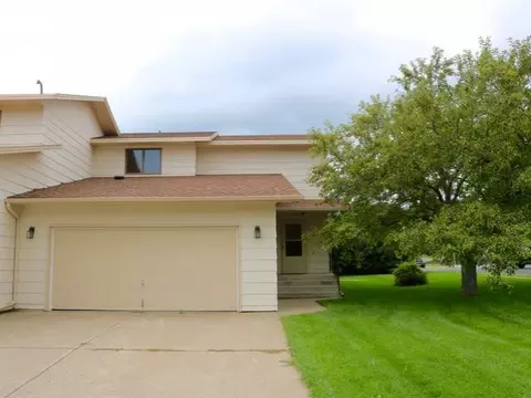101 Brandon Dr E, Bismarck, ND 58503 photo 1
