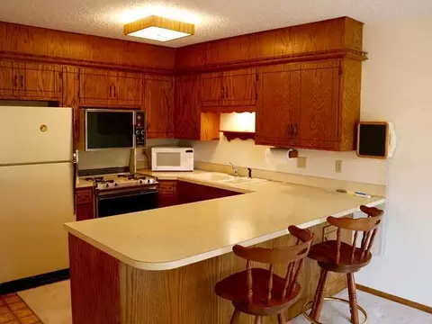 101 Brandon Dr E, Bismarck, ND 58503 photo 2