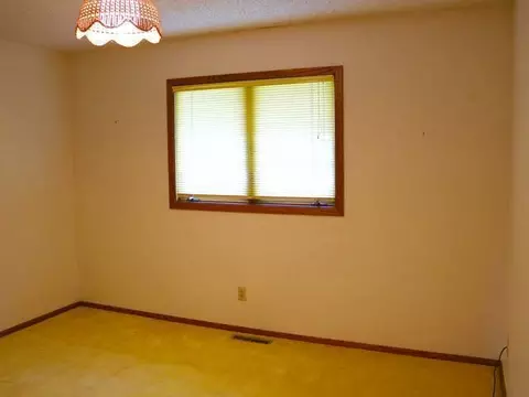 101 Brandon Dr E, Bismarck, ND 58503 photo 10
