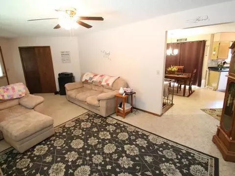 205 Denver Ave E, Bismarck, ND 58504 photo 3