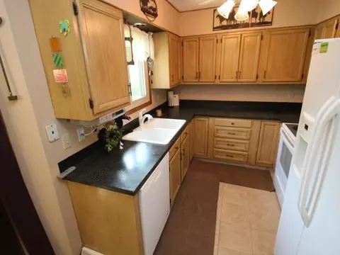 205 Denver Ave E, Bismarck, ND 58504 photo 8