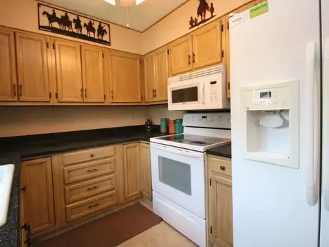 205 Denver Ave E, Bismarck, ND 58504 photo 7