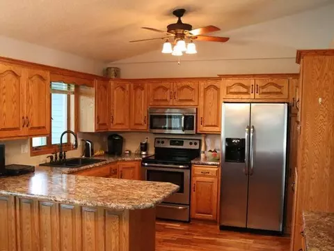 368 Napa Lp, Bismarck, ND 58504 photo 3