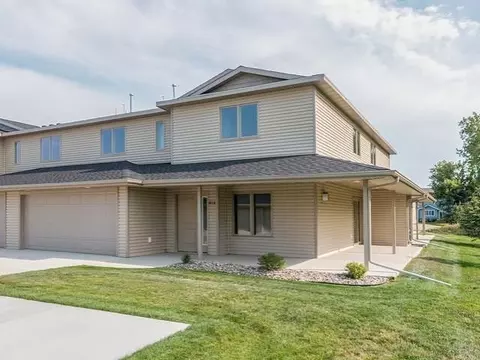 733 Compass Lp, Bismarck, ND 58504 photo 1